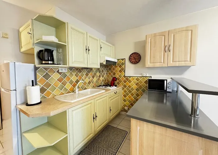 Cozy Center Apartment Sete